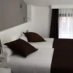 Apolonia Hotell