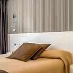 Apolonia 호텔 3*