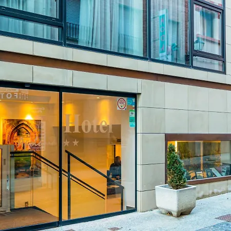 Hotel Apolonia 3*