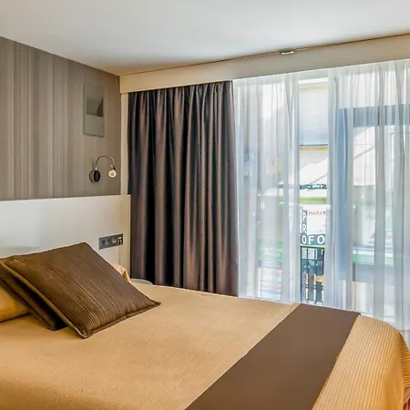 Apolonia Hotel 3*