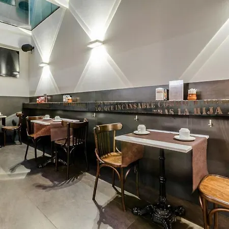 Hotel Apolonia 3*