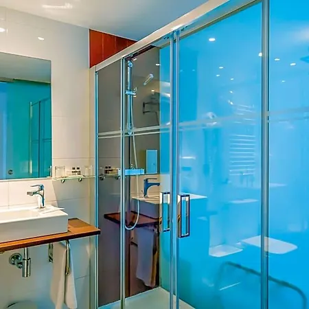 Apolonia Hotel 3*
