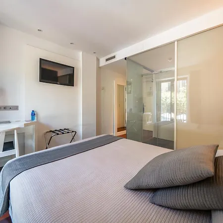 Hotel Apolonia 3*