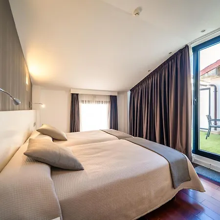 Apolonia Hotel 3*