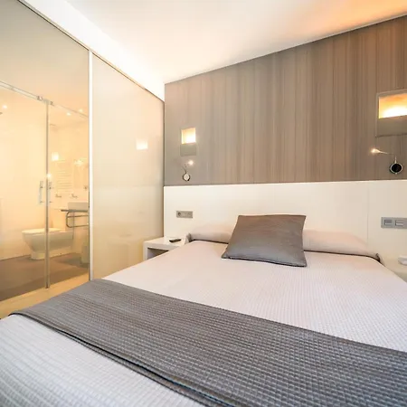 Hotel Apolonia 3*